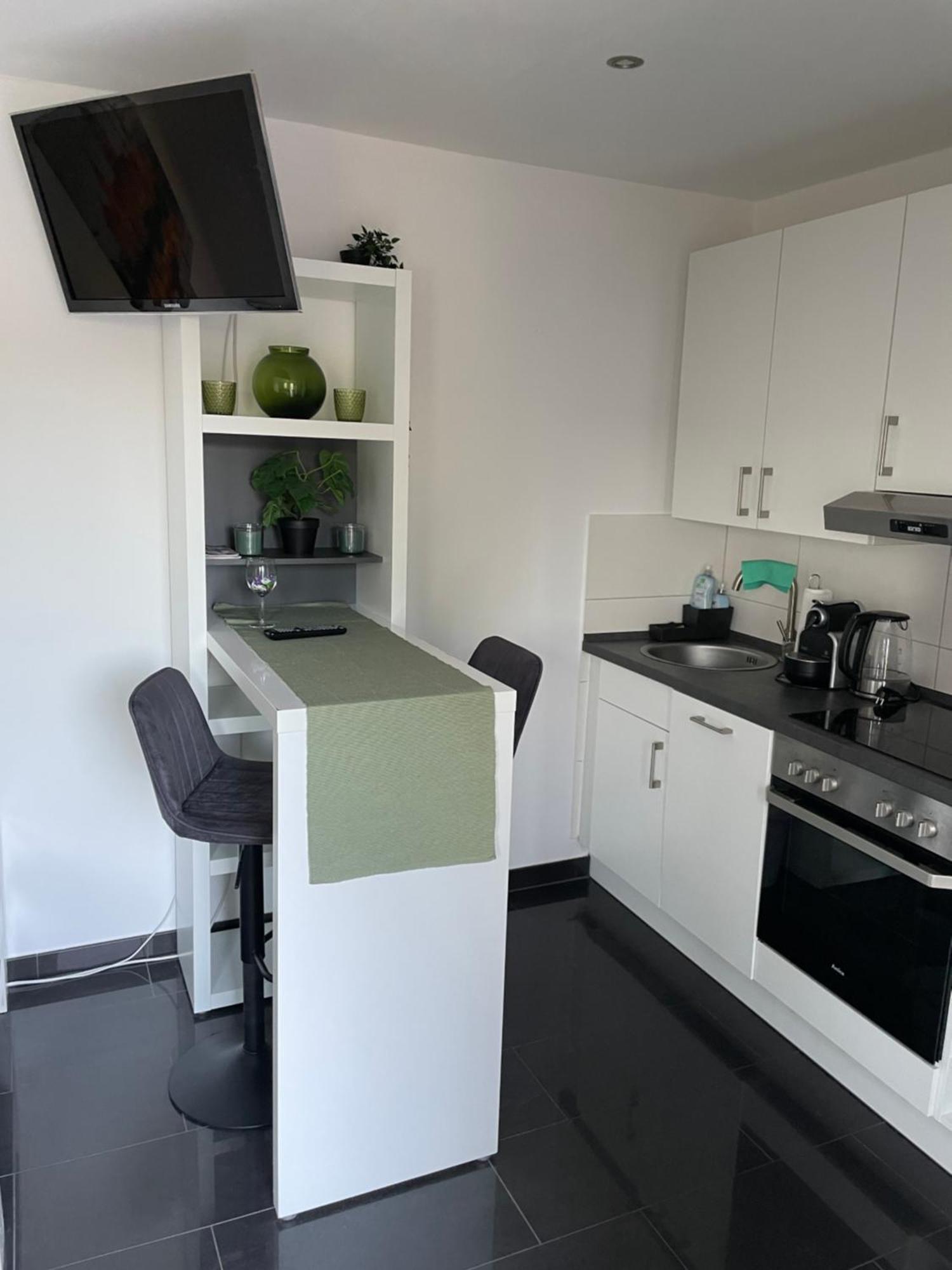 הנובר Ferienwohnung Mit Fussbodenheizung Nahe Messe, Gratis Parkplatz Und Abstellplatz E - Bike מראה חיצוני תמונה